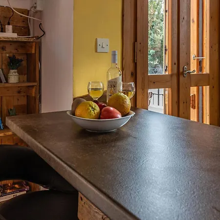 Asteria Not Overlooked, 3 Min Drive To * Chania (Crete)