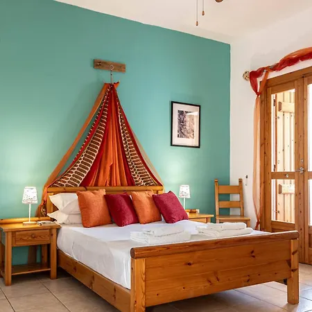 Villa Asteria Not Overlooked, 3 Min Drive To