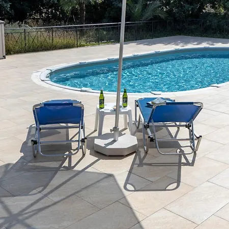 Asteria Not Overlooked, 3 Min Drive To *