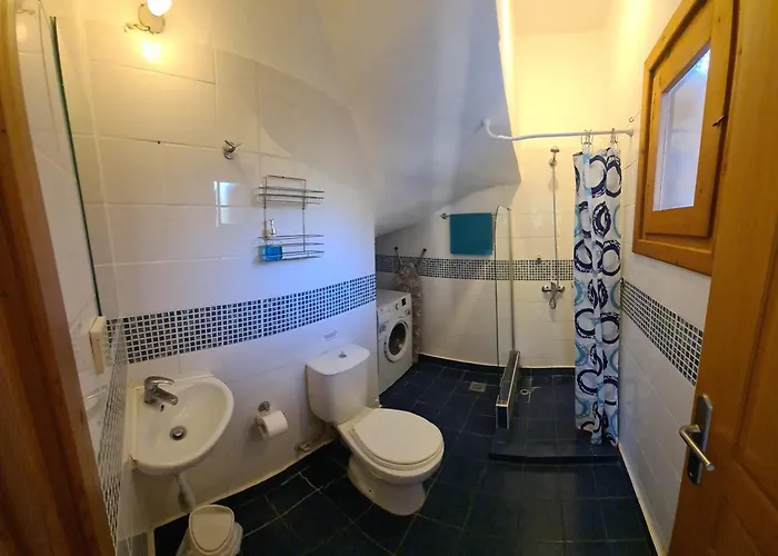 Asteria Not Overlooked, 3 Min Drive To Villa La Canea