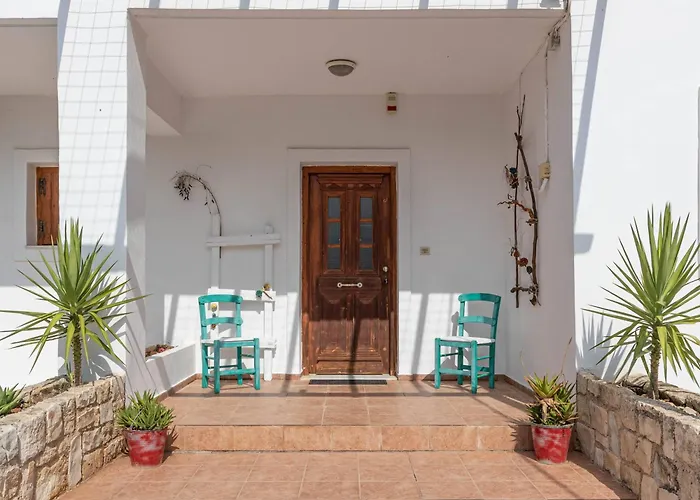 Villa Asteria Not Overlooked, 3 Min Drive To La Canea