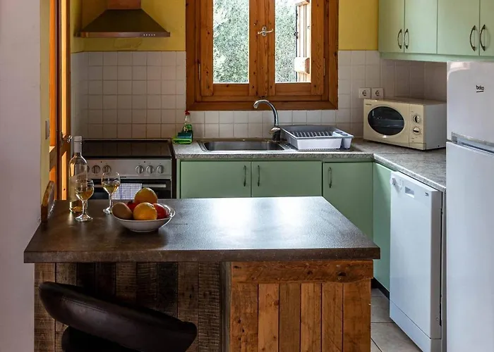 Asteria Not Overlooked, 3 Min Drive To *