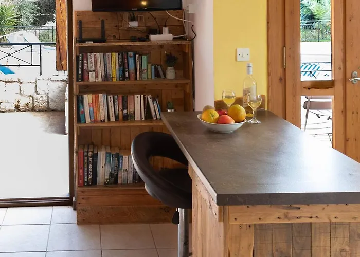 Villa Asteria Not Overlooked, 3 Min Drive To *